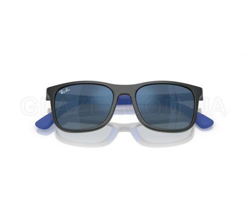 Солнцезащитные очки Ray-Ban RJ 9084S 715155